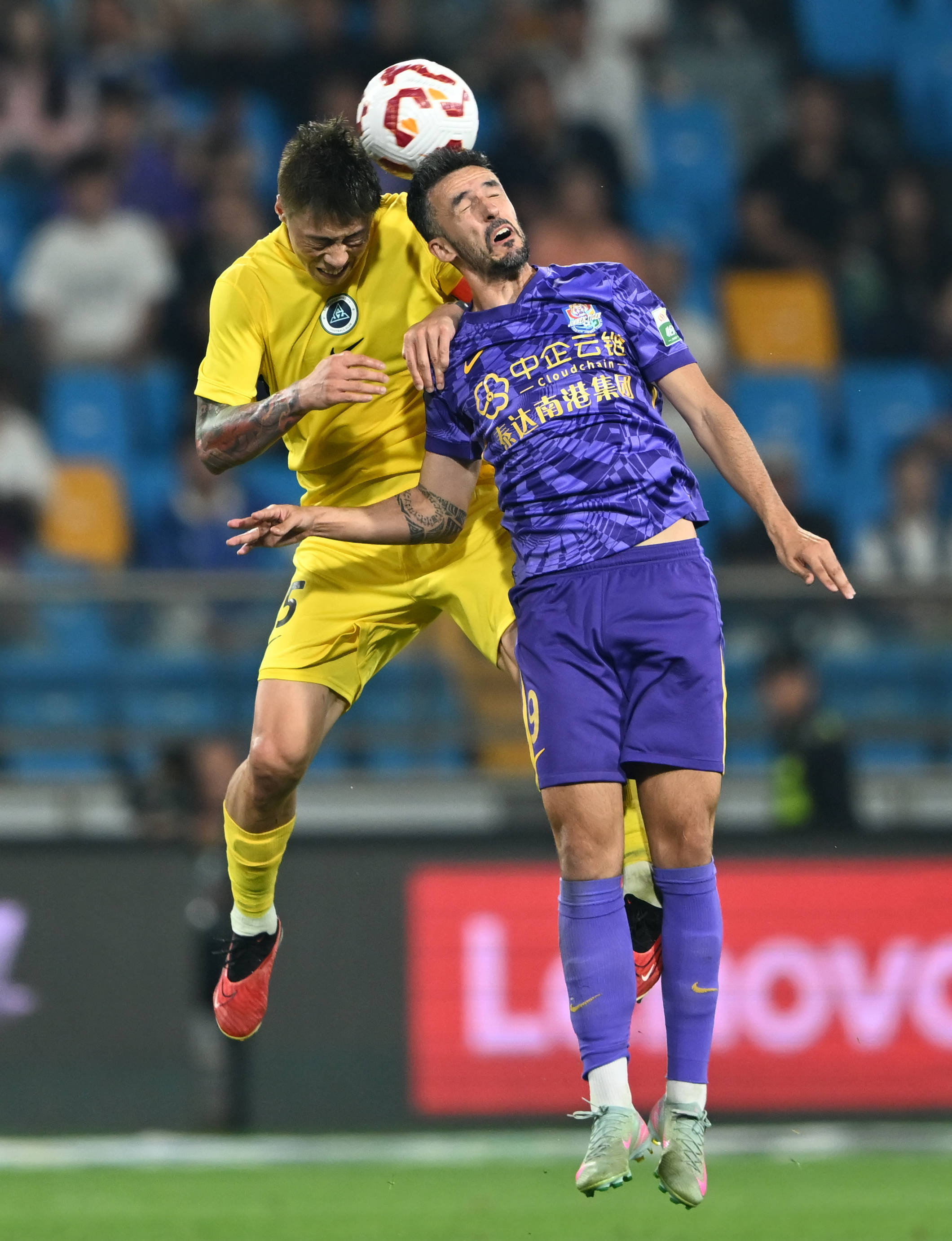 记者：泰山不会放弃成绩搞年轻化，韩鹏明年是否执教还没定