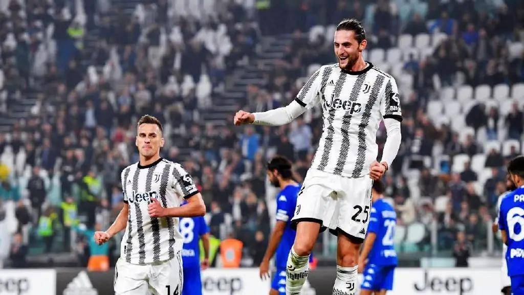 国足热身赛小胜乌兹别克斯坦