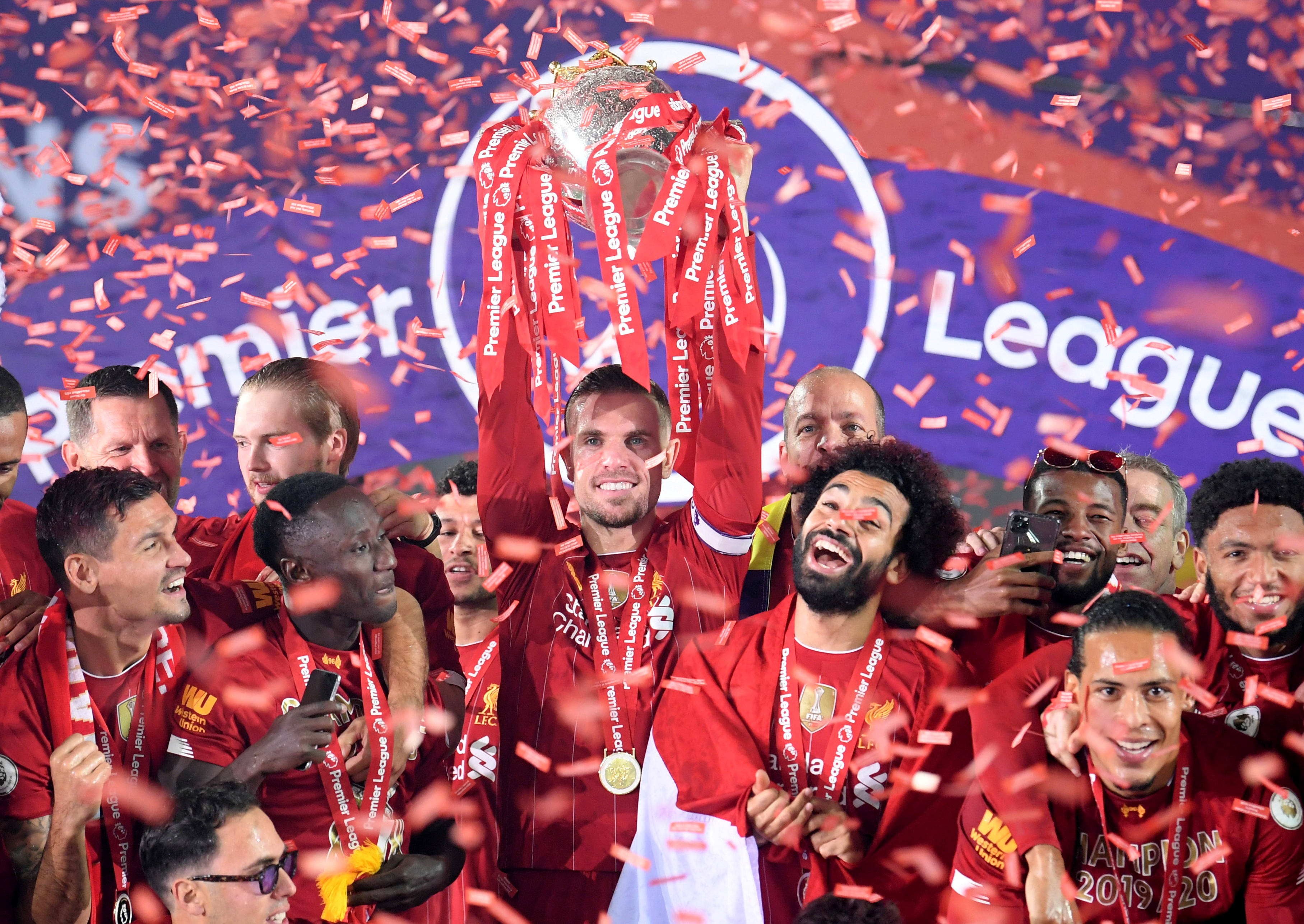 徐根宝：希望海港为中国足球输送更多人才，穆斯卡特功不可没（徐根宝：盼海港为中国足球培养更多人才，穆斯卡特贡献突出）