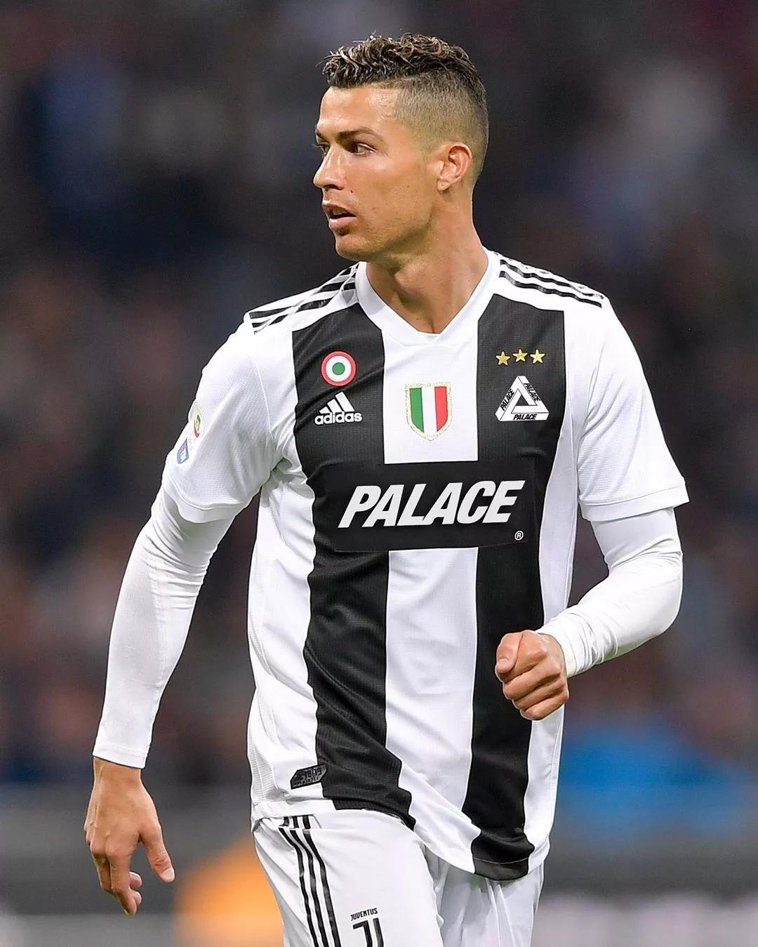 阿姆斯特丹市长：已对阿贾克斯球场燃放烟花一事展开调查