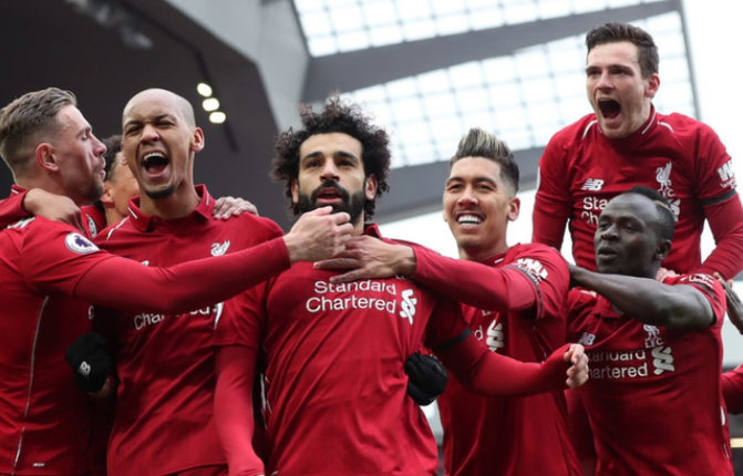 江苏节日！苏超决赛赛前南通队球迷场外集结为球队助威