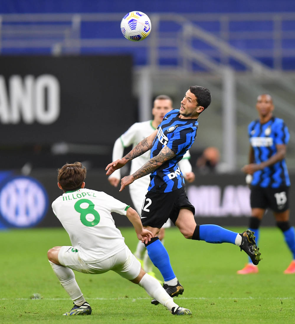 拜仁快速传球移动致对手防线瓦解