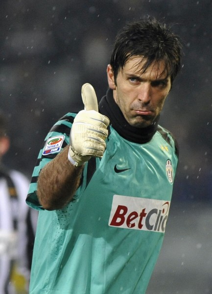 杨瀚森首发后各界说啥？韩乔生谈慢热，美媒称赞，被指无首发实力