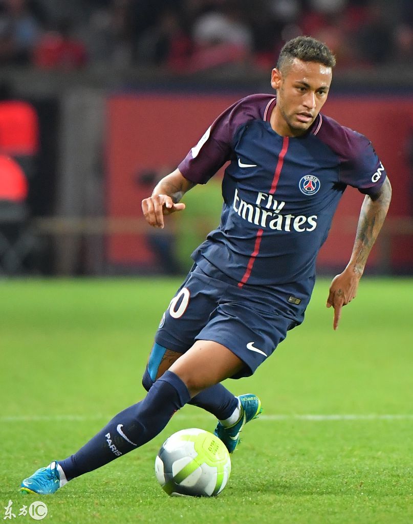 周定洋坐镇，亚冠成都蓉城VS神户胜利船，韦世豪+德尔加多领衔进攻（亚冠焦点战：周定洋压阵，成都蓉城对垒神户胜利船，韦世豪与德尔加多领衔锋线）