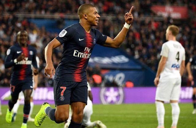 官方：利物浦传奇队明年3月将与多特传奇队踢慈善赛